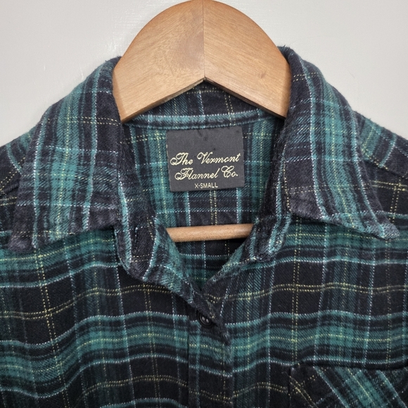 The Vermont Flannel Co. Women's Classic Flannel Shirt – Size XS – Green / Black - Picture 2 of 6
